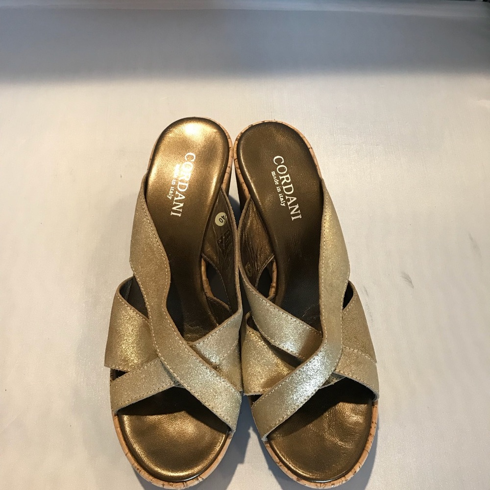 CORDANI, Gold Lame, w/Cork Wedge Sandals...Beauty!